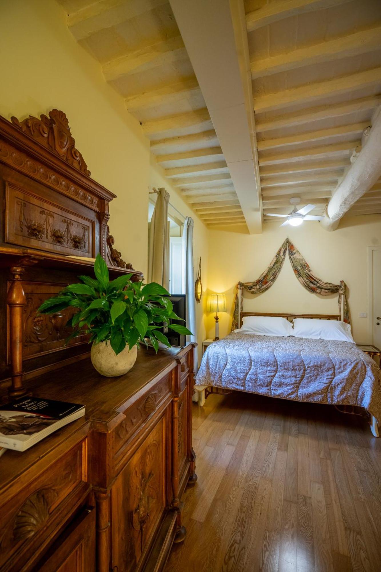 Palazzo Rocchi - Residenza D'Epoca Acomodação com café da manhã Lucca Exterior foto