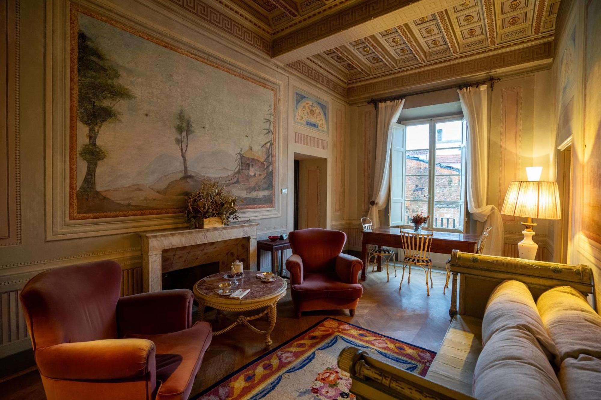 Palazzo Rocchi - Residenza D'Epoca Acomodação com café da manhã Lucca Exterior foto
