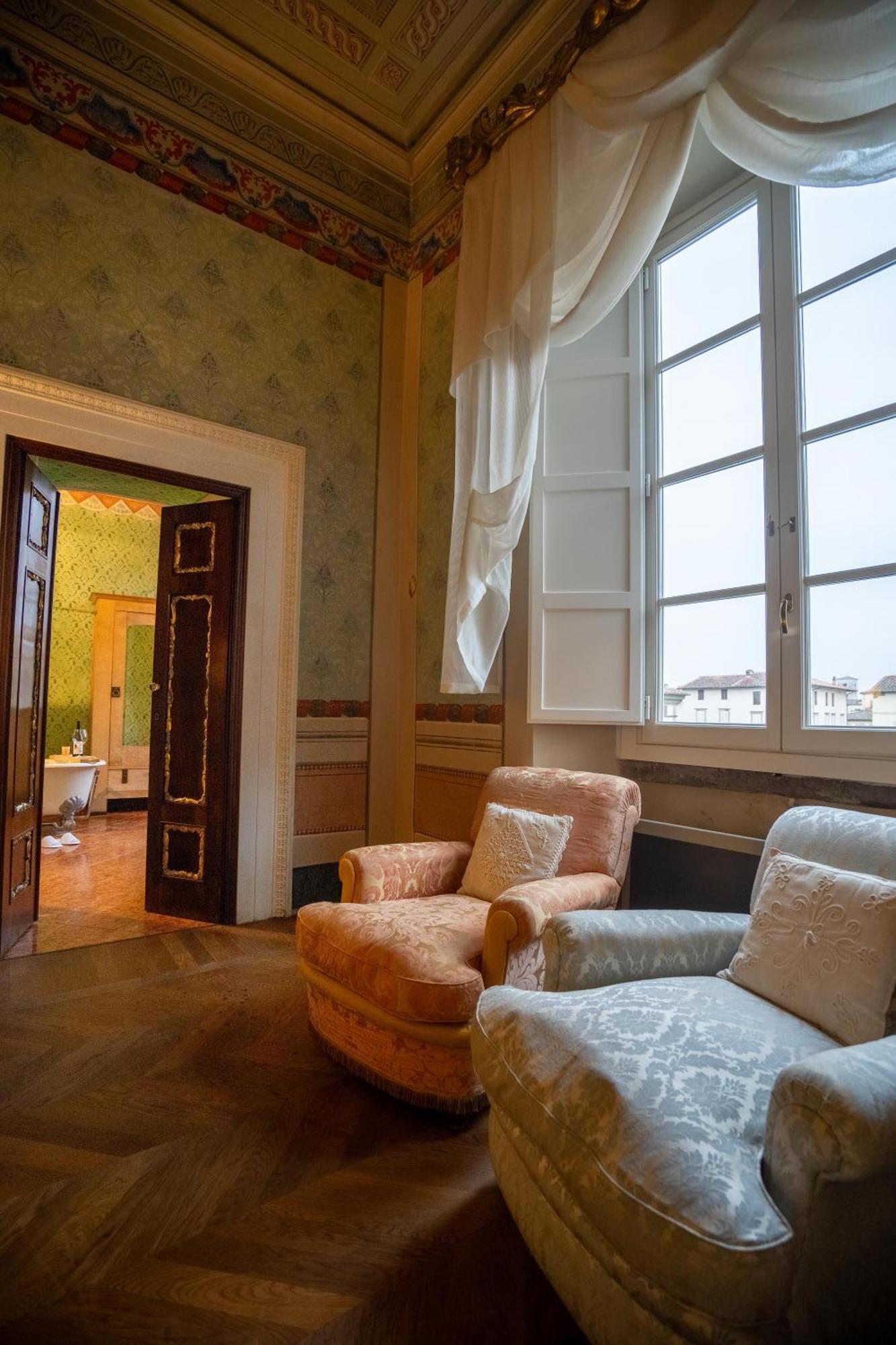 Palazzo Rocchi - Residenza D'Epoca Acomodação com café da manhã Lucca Exterior foto